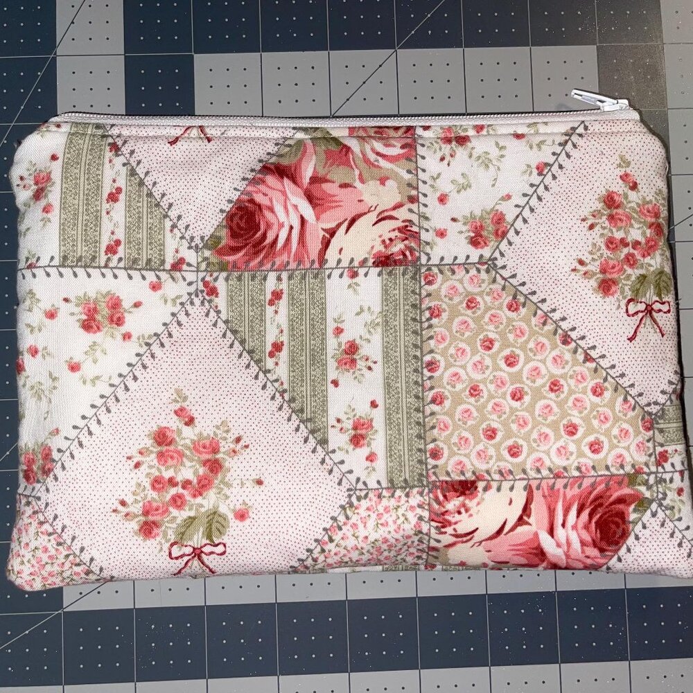 100% Handmade Quilted Patterned Feminine Care Pouch Cotton Mini Toiletry Bag